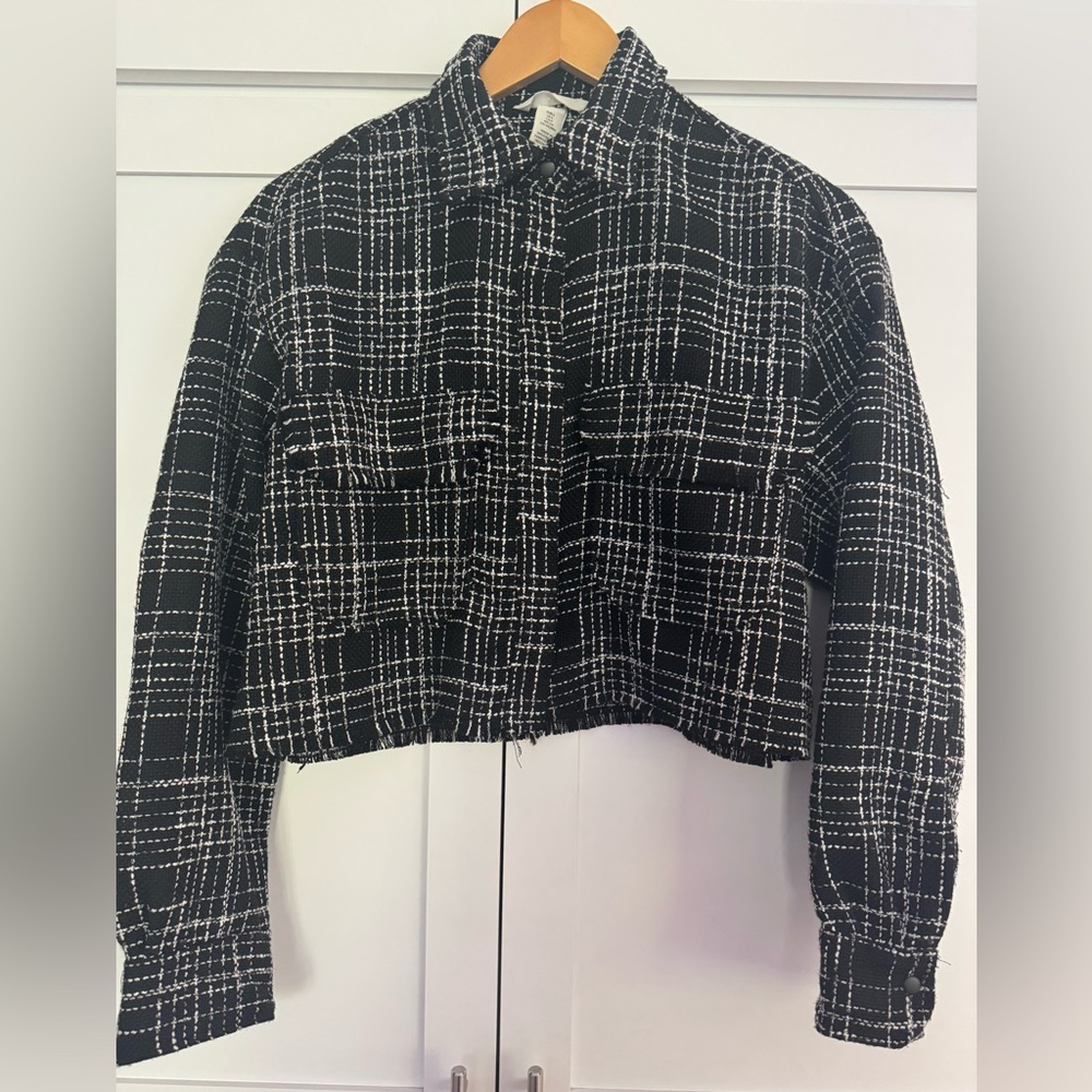 Women’s H&M Black Cropped Plaid Jacket/top size Small